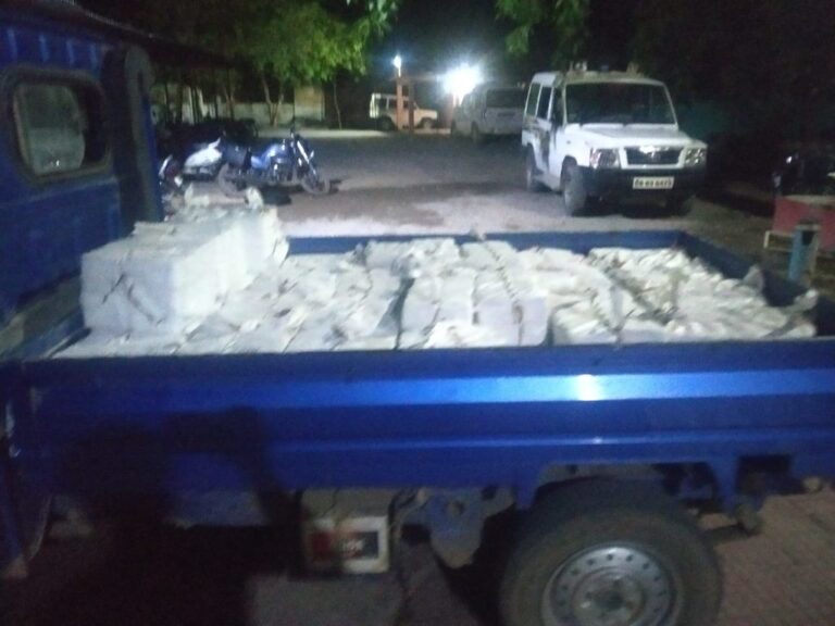 पुलिस की बड़ी कार्यवाही – पुलिस ने छापामार कार्यवाही करते हुए 9 क्विंटल गुड़ाखू और 4 ड्रम डीजल बरामद किया