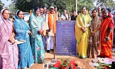 मंत्री श्रीमती लक्ष्मी राजवाड़े ने मुख्यमंत्री ग्राम गौरव पथ योजना के तहत 157 लाख से अधिक के विकास कार्यों का किया भूमि पूजन