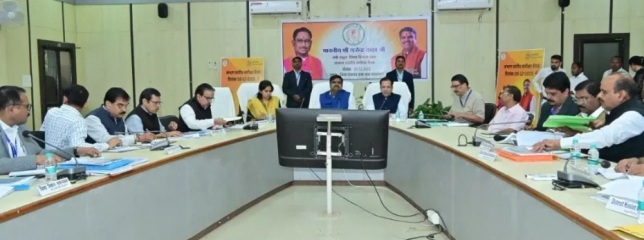 शिक्षा मंत्री ने स्कूलों में ऑनलाइन बायोमेट्रिक उपस्थिति किया अनिवार्य