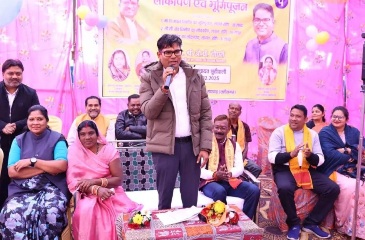 कड़ाके की ठंड में सुबह-सुबह गांवों तक पहुंचे वित्तमंत्री, विकास कार्यों को दी नई गति