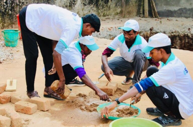 पुनर्वास केंद्र में 35 आत्मसमर्पित नक्सली बने राजमिस्त्री