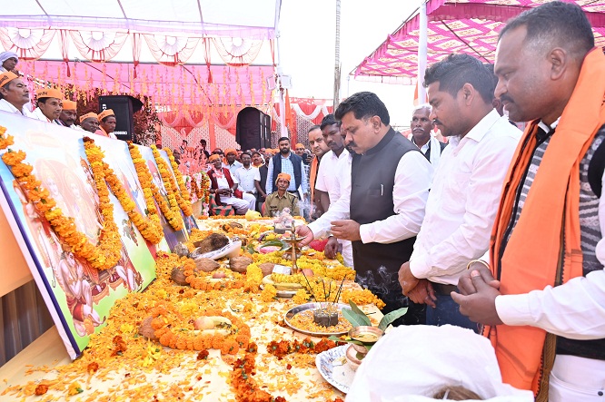 माता शाकम्बरी की कृपा से समाज समृद्धि के पथ पर अग्रसर हो रहा- उपमुख्यमंत्री विजय शर्मा