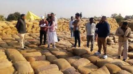 17 करोड़ का धान गायब, घोटालेबाज केंद्र प्रभारी पर कार्रवाई