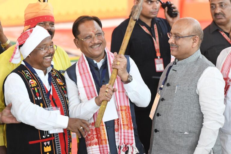 लाल किला मैदान से गूंजा जनजातीय गौरव का स्वर, राष्ट्रीय जनजाति समागम में बोले विष्णुदेव साय — जनजातीय समाज दुनिया को सिखा सकता है प्रकृति संग विकास