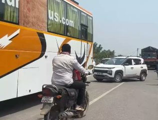 चक्काजाम में गृहमंत्री विजय शर्मा का काफिला कवर्धा के पास फंसा