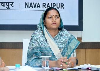 ’कुपोषण मुक्त छत्तीसगढ़ अभियान को गति देने मंत्री श्रीमती लक्ष्मी राजवाड़े ने की समीक्षा बैठक’