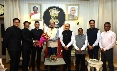 राज्यपाल से परिवीक्षाधीन आईएएस अधिकारियों ने की सौजन्य भेंट