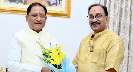 CM साय से छत्तीसगढ़ योग आयोग के नवनियुक्त अध्यक्ष संजय अग्रवाल ने की मुलाकात