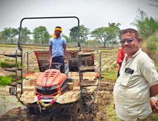 पैडी ट्रांसप्लांटर से भरदाकला के किसानों की आसान हुई रोपाई, किसानों को मिल रही बड़ी राहत