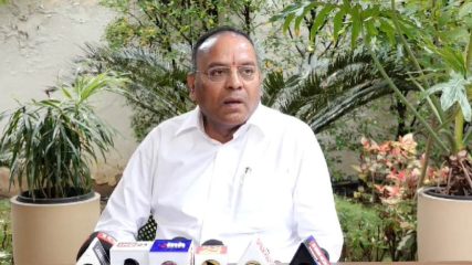 आदिवासी कांग्रेस की बैठक में विक्रांत भूरिया के शामिल होने पर अजय चंद्राकर का तंज, कहा- मप्र की राजनीति में बनाएं अपनी पहचान, छग में बहुत हैं आदिवासी नेता…
