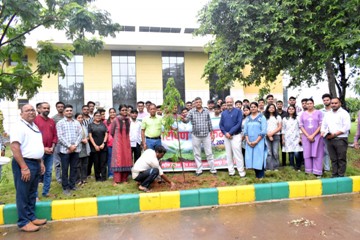 ‘नशा मुक्त युवा फॉर विकसित भारत संकल्प अभियान‘ की शुरुआत हरियाली के संकल्प से