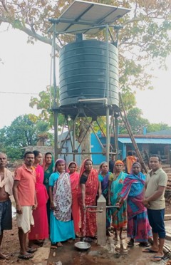 मुख्यमंत्री हेल्पलाइन 1076 बनी ग्रामीणों की उम्मीद, शिकायत के कुछ घंटों में सुधरा सोलर पंप, गांव में लौटी पेयजल व्यवस्था