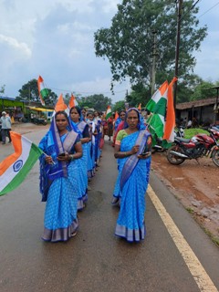 हर घर तिरंगा अभियान की धूम, बिहान समूह की महिलाओं ने फहराया तिरंगा वंदे मातरम के नारों से गुंजायमान हुआ जशपुर जिले के ग्रामीण अंचल