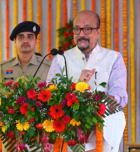 लक्ष्य हासिल करने के लिए जुनून जगाएं और मेहनत करें: राज्यपाल रमेन डेका