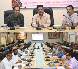 प्रमुख सचिव सोनमणि बोरा ने ली विभागीय योजनाओं की समीक्षा बैठक, छात्रवृत्ति स्वीकृति और जनसुनवाई को लेकर दिए सख्त निर्देश