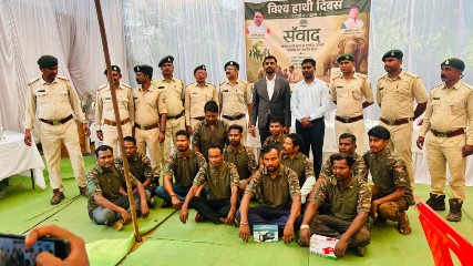 विश्व हाथी दिवस पर हाथी संरक्षण और सुरक्षित सह-अस्तित्व का दिया संदेश, ‘गज संकेत’ ऐप का शुभारंभ, हाथी मित्र दल को टी-शर्ट और टॉर्च वितरित