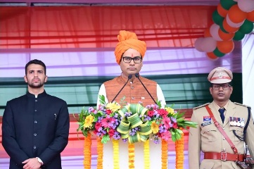 वित्त मंत्री ओपी चौधरी ने रायगढ़ में किया ध्वजारोहण