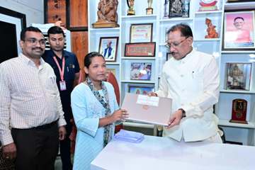 दृष्टिबाधा नहीं बनी बाधा, जयमंती के सपनों को मिली डिजिटल उड़ान