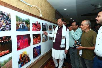 स्वास्थ्य मंत्री श्याम बिहारी जायसवाल ने किया दृश्य संवाद 2026 का शुभारंभ