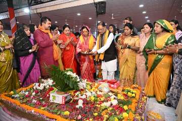मुख्यमंत्री विष्णुदेव साय ने पवित्र श्रावण मास में अपने निवास में किया रुद्राभिषेक