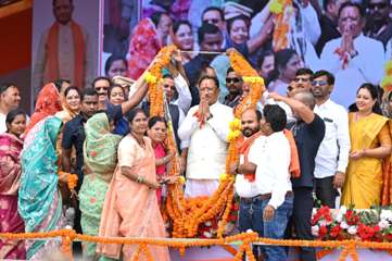 रक्षाबंधन से पहले ‘विष्णु भैया’ ने बहनों को दिया स्नेह और सम्मान का उपहार