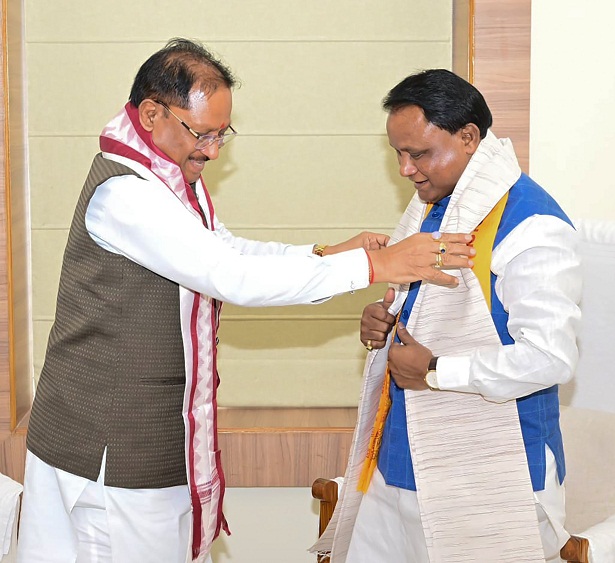 मुख्यमंत्री साय ने भुवनेश्वर में मुख्यमंत्री मोहन चरण माझी से की शिष्टाचार भेंट