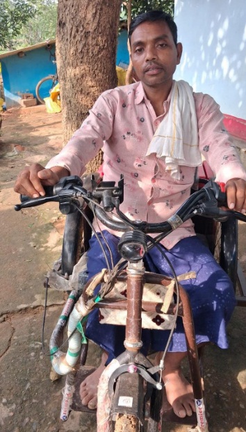 सरकार की संवेदनशील पहल- बैटरी चलित ट्रायसायकल से बदला 75% अस्थिबाधित सोमारू का जीवन, मिली आत्मनिर्भरता की नई उड़ान