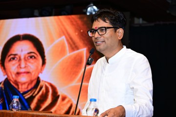 भारत रत्न डॉ. भूपेन हजारिका की जन्मशताब्दी पर लोक भवन में सांस्कृतिक संध्या