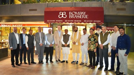 सिंगापुर प्रवास का पहला दिन- मुख्यमंत्री विष्णु देव साय की गार्डन्स बाय द बे के साथ महत्वपूर्ण चर्चा, सिंगापुर बिजनेस फेडरेशन के लीडरशिप डिनर में हुए शामिल