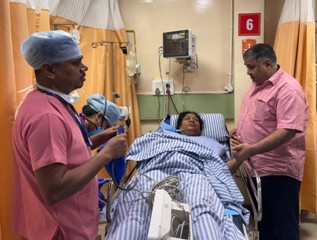 जशपुर विधायक श्रीमती रायमुनि भगत का कुशलक्षेम जानने अस्पताल पहुंचे पर्यटन मंत्री राजेश अग्रवाल