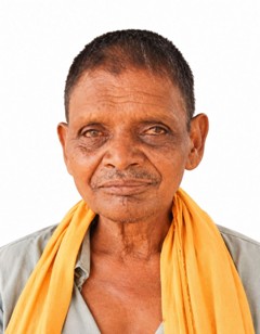 मुख्यमंत्री स्वास्थ्य बस्तर अभियान: मोतियाबिंद के ऑपरेशन से सोमारू राम के जीवन में लौटी रोशनी