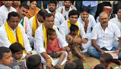 5 बैगा बच्चों की मौत : कांग्रेस नेता दीपक बैज और विक्रांत भूरिया ने सरकार को घेरा, स्वास्थ्य सुविधाओं को लेकर उठाए सवाल